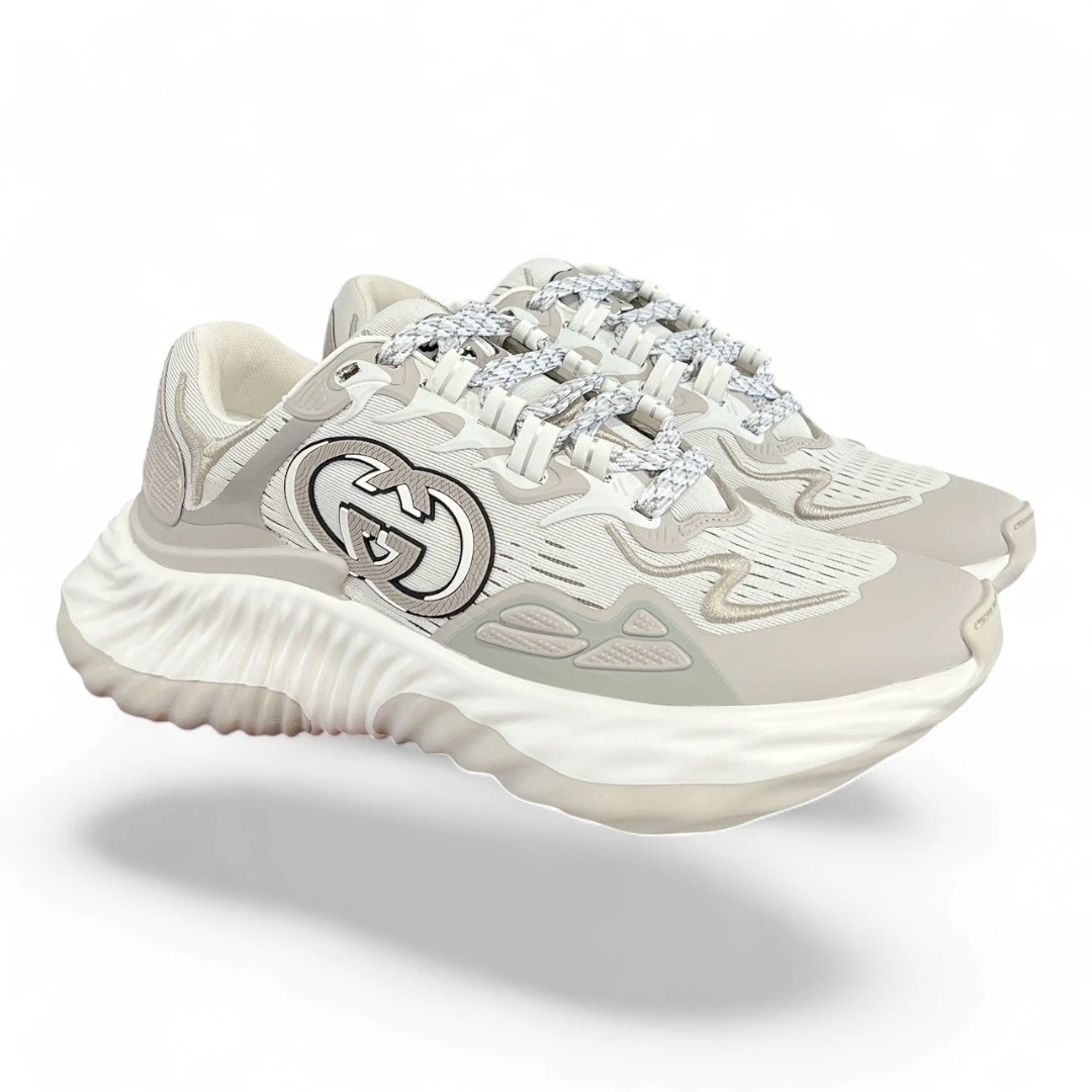 GUCCI gg embossed runner white and grey