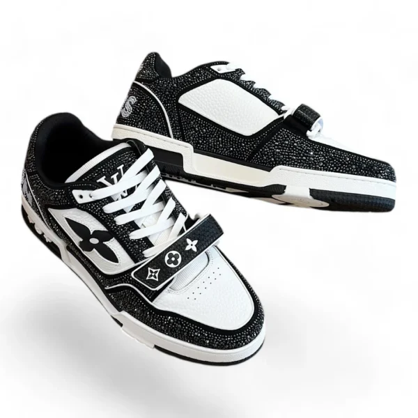 LOUIS VUITTON lv trainer black and white strass
