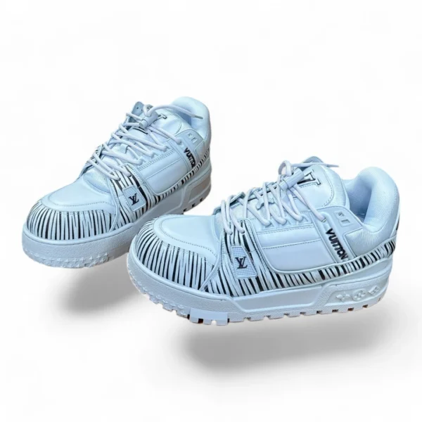 LOUIS VUITTON trainer blue and white