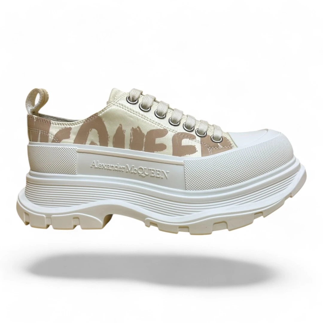 ALEXANDER MCQUEEN tread slick graffiti-print beige