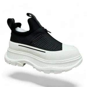 ALEXANDER MCQUEEN tread slick zip black and white