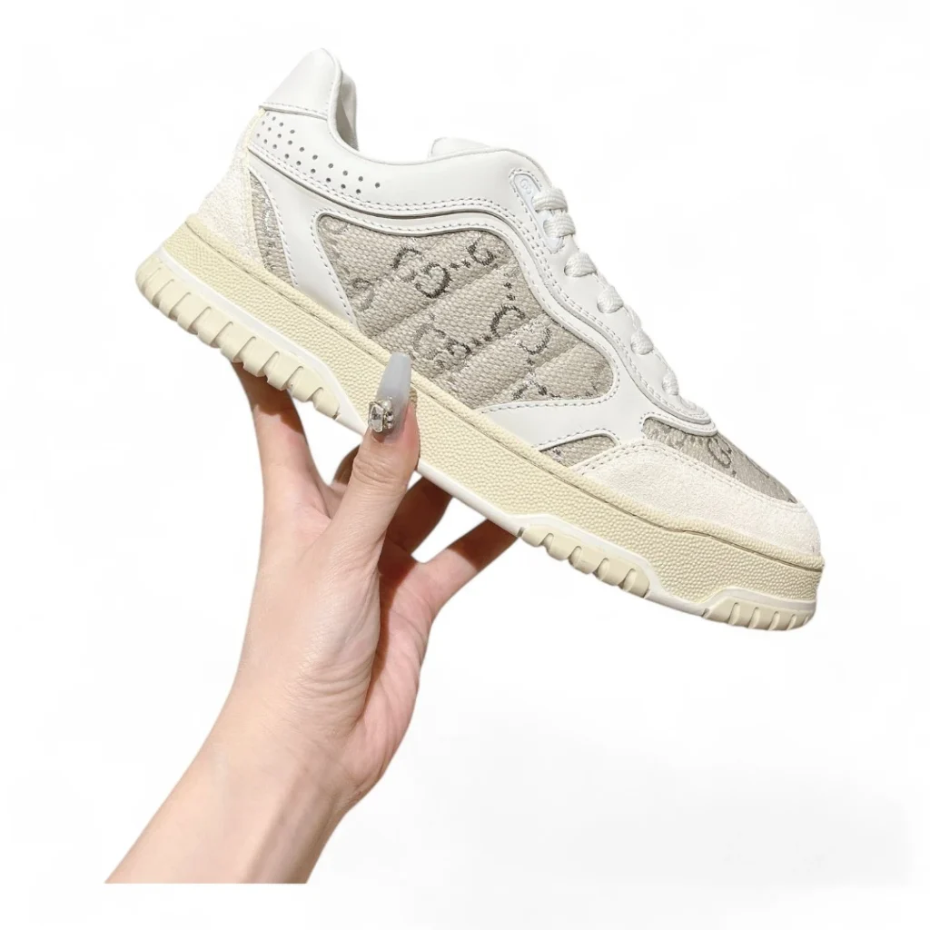 GUCCI screener beige and white