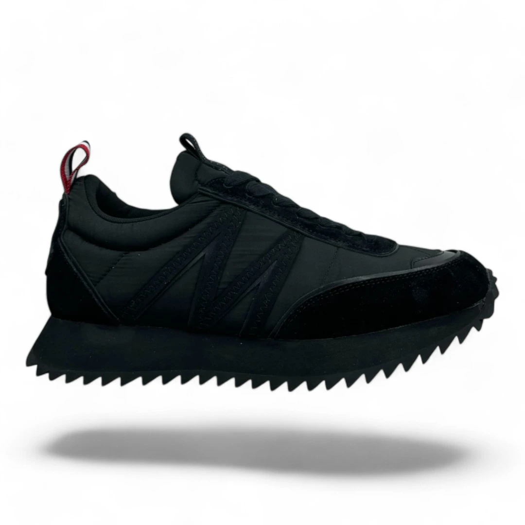 MONCLER trailgrip black