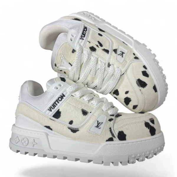 LOUIS VUITTON trainer white and black