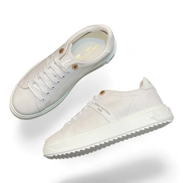 LOUIS VUITTON time out sneaker white