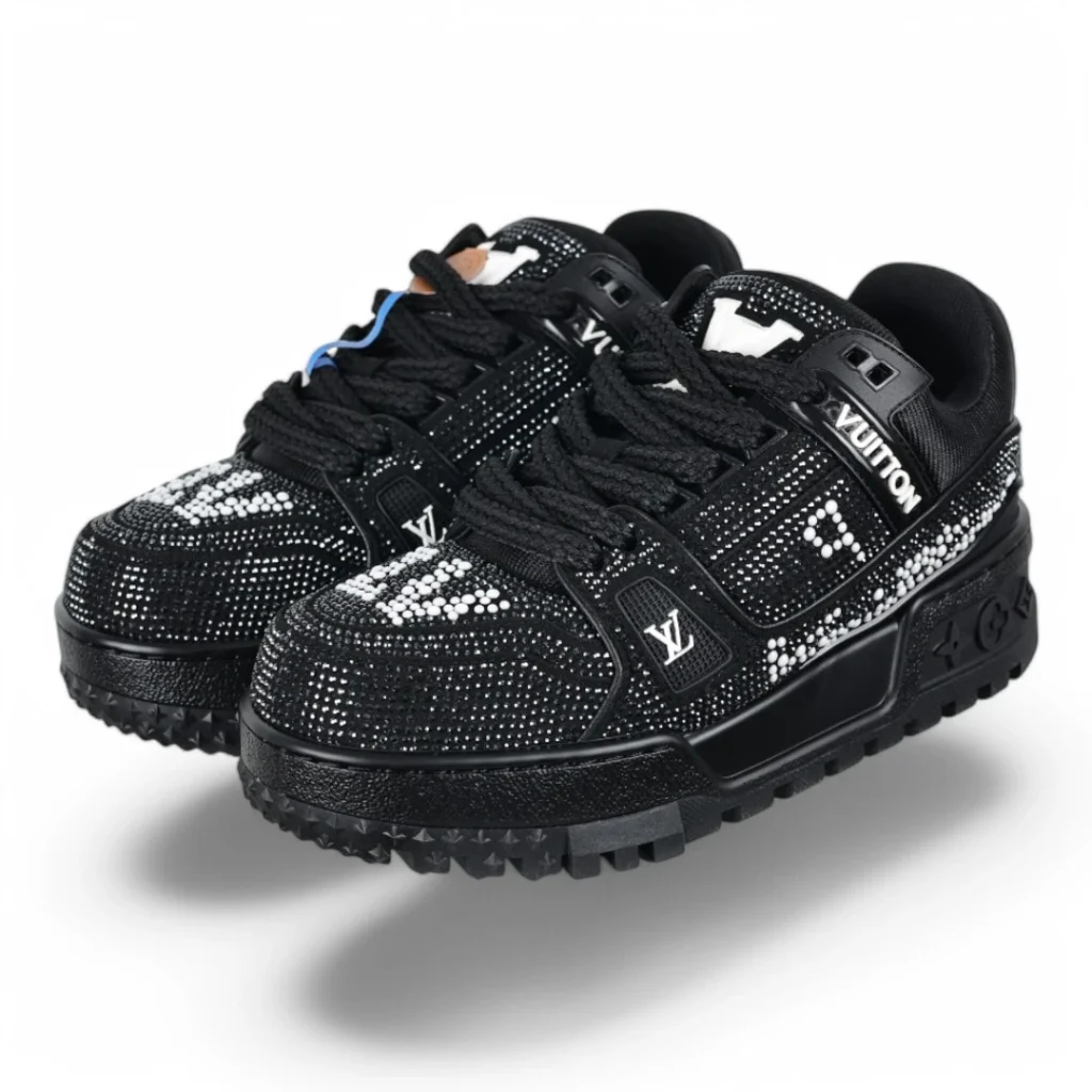 LOUIS VUITTON lv trainer maxi strass black and white
