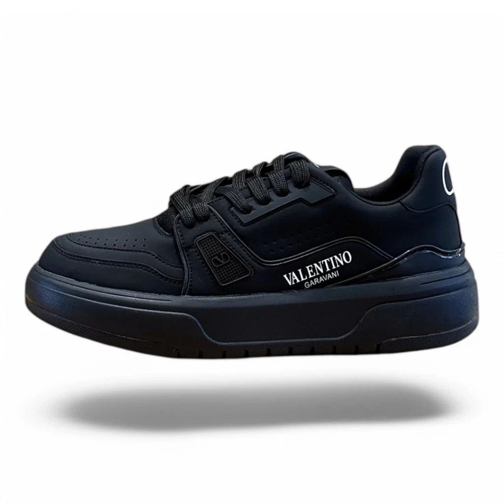 VALENTINO one stud black