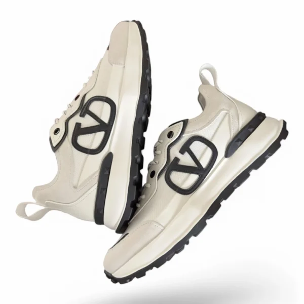 VALENTINO garavani vl7n white and black