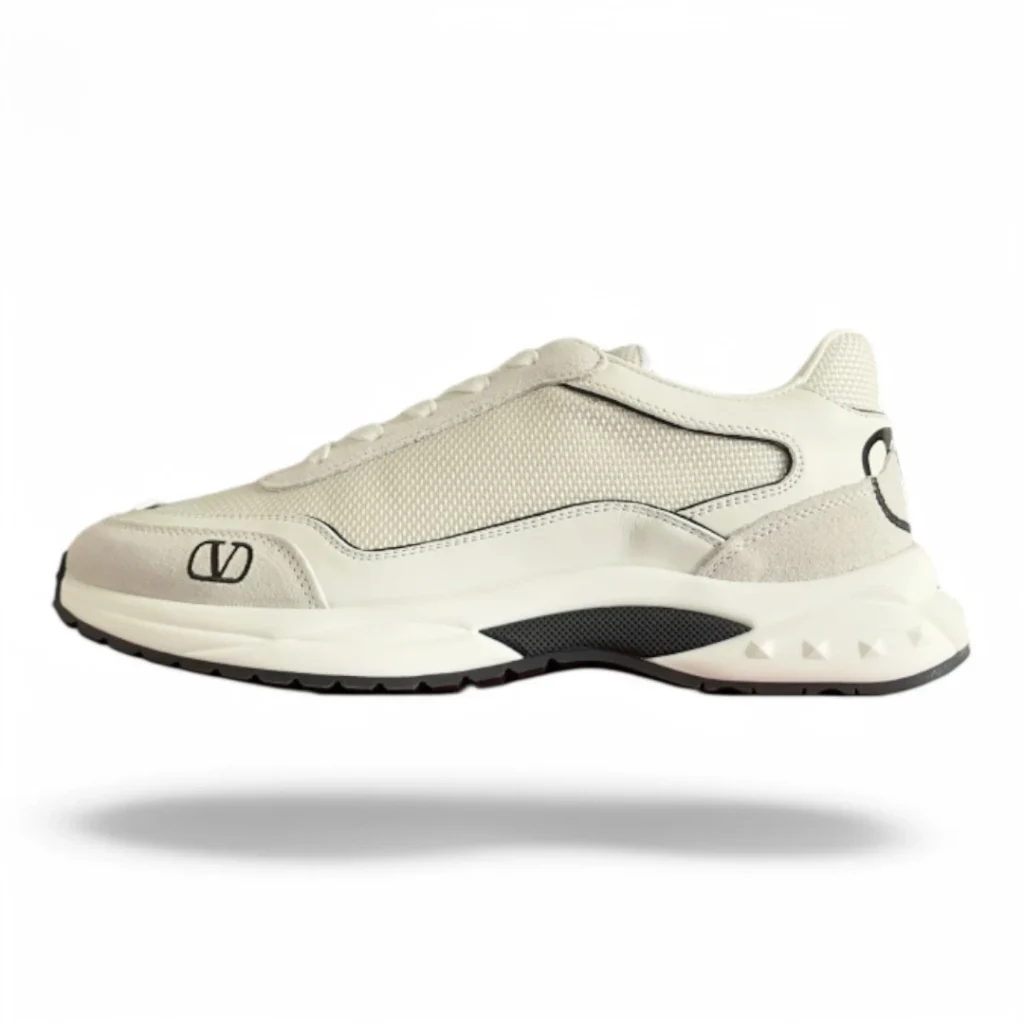 VALENTINO garavani bubbleback white and black
