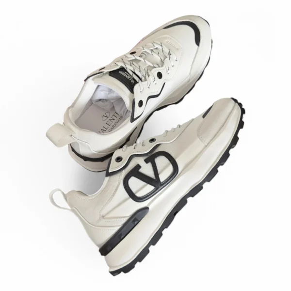 VALENTINO garavani vl7n white and black