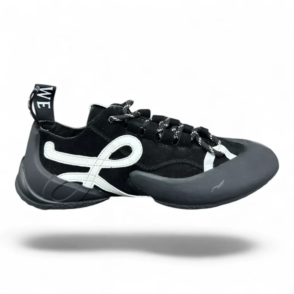 LOEWE flow runner black&white