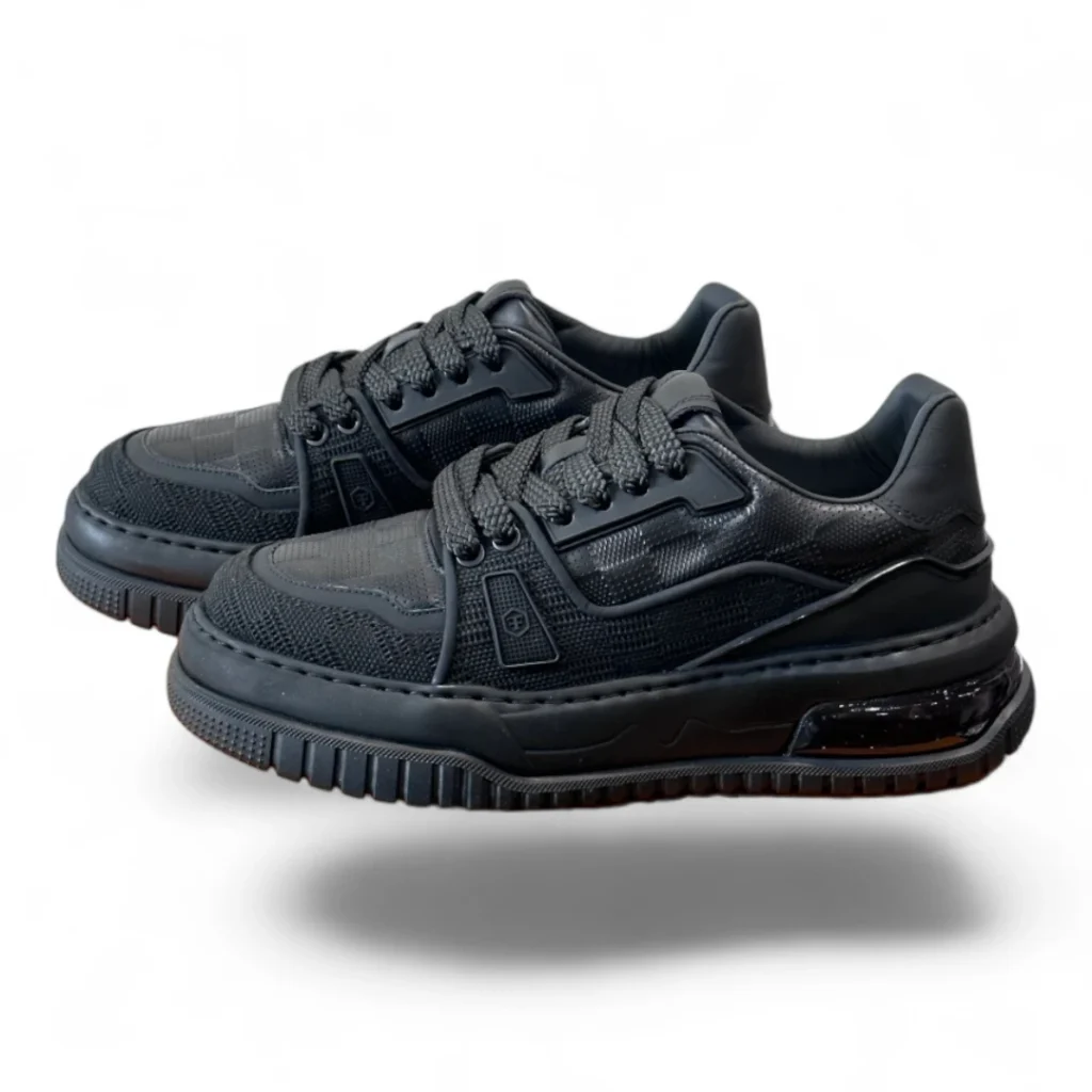 LOUIS VUITTON skate sneaker triple black