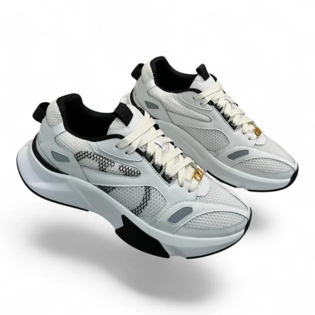 VALENTINO GARAVANI one stud xl sneaker white and black